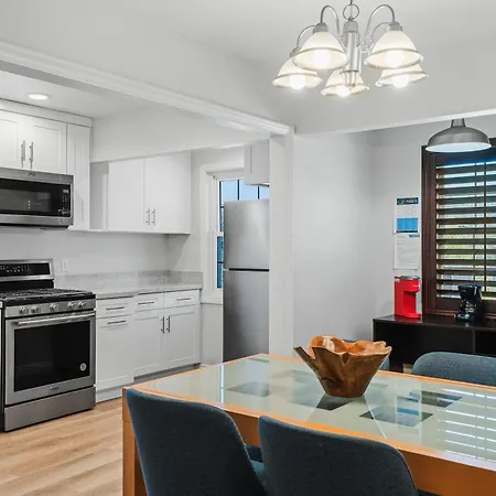 Peaceful Getaway With Renovated Amenities Appartement